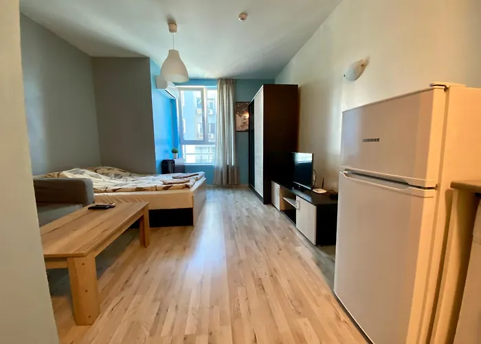 アパート Cozy Flats